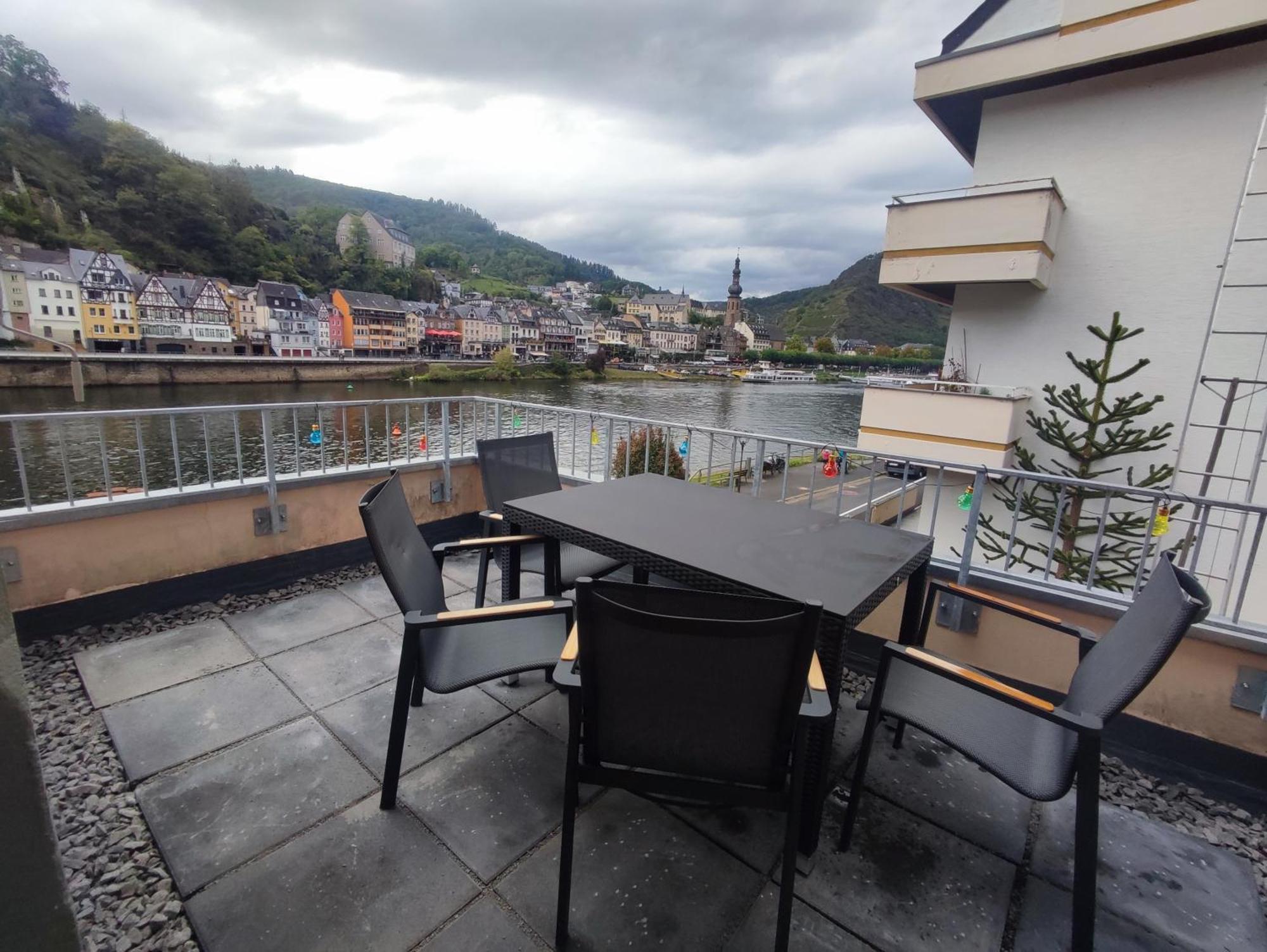 Gaestehaus Im Alten Faehrhaus Cochem Exteriör bild